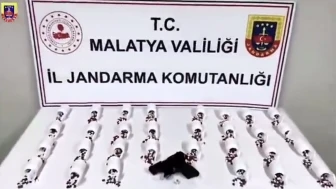 Malatya’da Jandarma Operasyonu: Bin 404 Hap ve Silah Ele Geçirildi