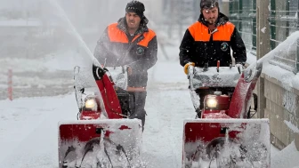 Yeşilyurt’ta Kar Seferberliği: Başkan Geçit ve Ekipler Sahada