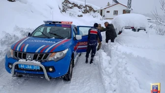 Malatya’da Kar Esareti: Jandarma 34 Araçtaki 47 Kişiyi Kurtardı