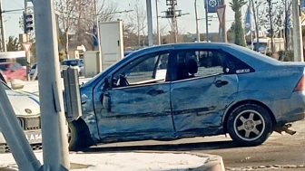 Malatya’da Hava Lojmanları Kavşağı’nda Kaza: 2 Kişi Yaralandı