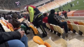 Malatya Stadyumu’nda Yürek Isıtan Hareket: Polisten Minik Taraftara Jest