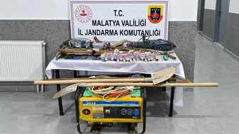 Darende’de Kaçak Kazıya Suçüstü: 15 Dinamit Ele Geçirildi