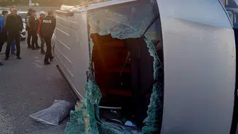Yazıhan'da Minibüs İle Otomobil Çarpıştı: 1’i Ağır 3 Yaralı