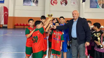 Malatya’da Minik Hentbolcuların Cumhuriyet Bayramı Heyecanı