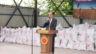 Yeşilyurt’ta Çiftçinin Yem Yükünü Hafifleten Destek