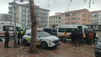 Malatya’da İşçi Servisi ile Otomobil Çarpıştı: 2 Kişi Yaralandı