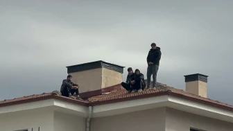 Malatya’da Maaşını Alamayan TOKİ İşçileri Çatıya Çıktı