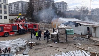 Battalgazi’de İşçi Konteynerinde Yangın: Maddi Hasar Oluştu