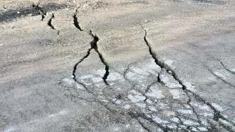 Darende-Elbistan Yolunda Heyelan Riski: Çökmeler Endişe Yarattı!