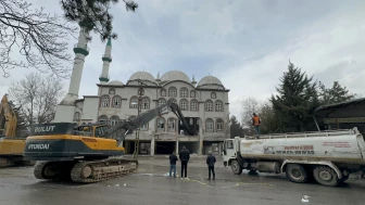 Malatya'da Yıllara Meydan Okuyan Sanayi Camii Yıkıldı