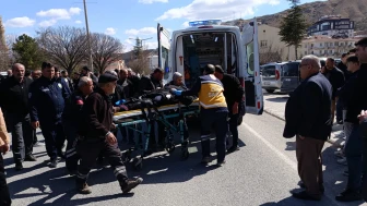 Darende’de otomobil yaşlı kadına çarptı: Somuncubaba Bulvarı’nda kaza paniği!