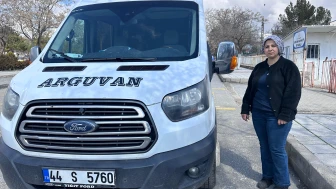 Malatya Arguvan’da kadın servis şoförü Mercan Koca takdir topluyor