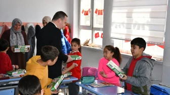 MAGİNDER’den Hekimhanlı Çocuklara 23 Nisan Sürprizi: Salih Karademir Köy Köy Geziyor!