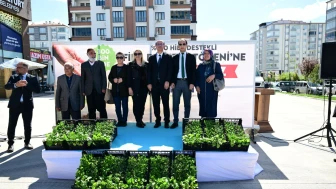 Yeşilyurt’ta Tarımsal Kalkınma Hamlesi: 300 Bin Sebze Fidesi Toprakla Buluşuyor