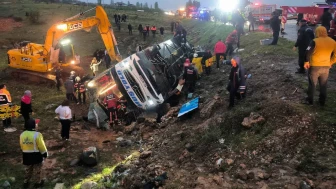 Doğanşehir’deki Feci Otobüs Kazası: Vali Seddar Yavuz Olay Yerinde
