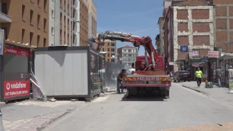 Malatya Akpınar'da Geçici Konteyner İş Yerleri Kaldırılıyor