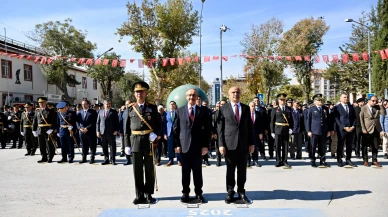 Malatya’da 29 Ekim Cumhuriyet Bayramı Çelenk Sunma Töreni İle Başladı