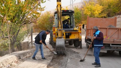 Battalgazi Belediyesi Kış Öncesi Yol Bakım ve Onarım Çalışmalarını Sürdürüyor