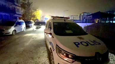 Malatya'da Film Gibi Kovalamaca: Ehliyetsiz Sürücü Duvara Tosladı