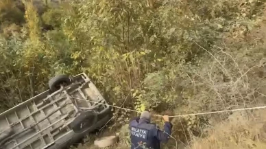 Malatya’da Panelvan Minibüs Ağaçlık Alana Devrildi: 3 Yaralı