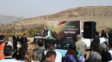 Malatya'da 733 Bin 650 Yeni Fidan Toprakla Buluştu