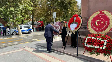 Yeni Parti Malatya Teşkilatından 30 Ağustos'ta İlk Çelenk