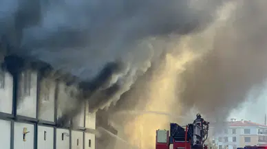 Malatya Battalgazi'de Korkutan Yangın: Şantiye Konteynerleri Alevlere Teslim Oldu!