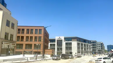 Yeni Çarşıda Esnaf Yıllık Peşin ve Yüksek Fiyatlardan Şikâyetçi