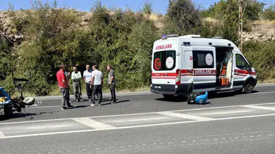 Darende’de Çapa Motoru İle Minibüs Çarpıştı: 1 Yaralı