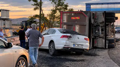 Malatya'da Kamyon Çarpan Adliye Katibi Ağır Yaralandı