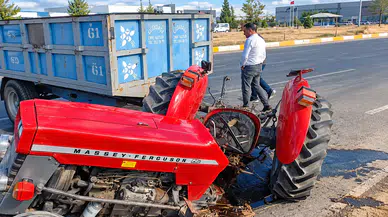 Beton Mikseri ve Traktör Çarpıştı: İki Kişi Yaralandı!