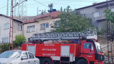 Emekli Öğretmenin Evinin İçinde Gizemli Ölüm: Olay Yeri İnceleniyor!