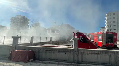 Yeşilyurt'ta Yakılan Kuru Otlar Yangına Sebep Oldu