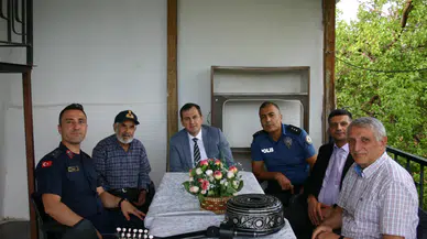 Cümbüş Ustası Kadir Durak’a 90. Yaş Günü İçin Kutlama Düzenlendi