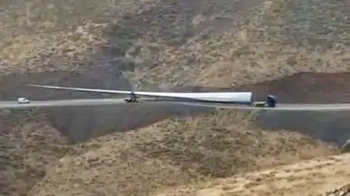 Malatya'da Dev Sevkiyat: 81,5 Metrelik Türbin Kanatları Taşındı