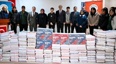 Yeşilyurt’tan Eğitime Dev Destek: 1.135 Öğrenciye Kaynak Kitap Seti