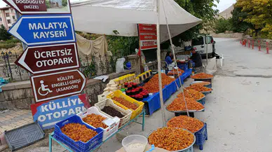 Somuncu Baba Külliyesi Yöresel Ürünlerle İlgi Görüyor