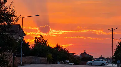 Malatya'da Kalp Şeklinde Bulut, Görenleri Büyülüyor