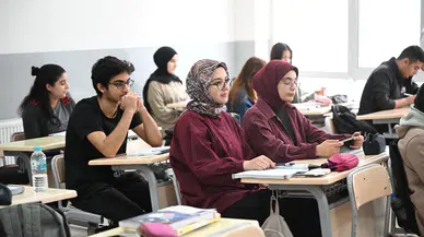 Malatya’da 200 Öğrenciye Ücretsiz Üniversiteye Hazırlık Desteği