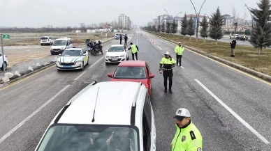 Malatya’da bayram mesaisi: Trafik ekipleri "Yolun sonu bayram olsun" diye sahada!