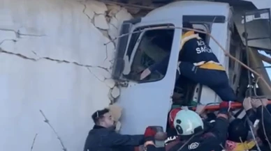 Malatya Battalgazi'de Freni Patlayan Kamyon Eve Girdi