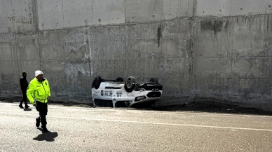 Akçadağ’da belediye personeli kaza yaptı: Araç ters döndü, 2 yaralı