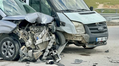 Malatya'da Minibüs ile Ticari Araç Çarpıştı: 8 Yaralı