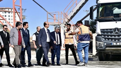 Başkan Geçit, günlük 1500 m³ kapasiteli beton santralini hizmete aldı.