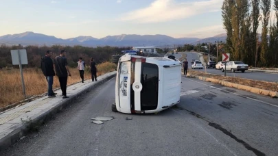 Doğanşehir’de İki Araç Çarpıştı: 3 Kişi Yaralandı!