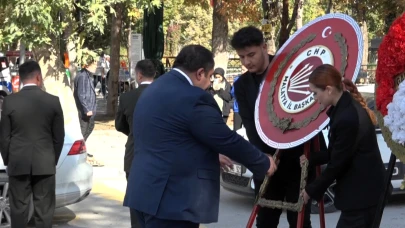 CHP’li Yıldız’dan Alternatif Çelenk Sunma Törenine Tepki