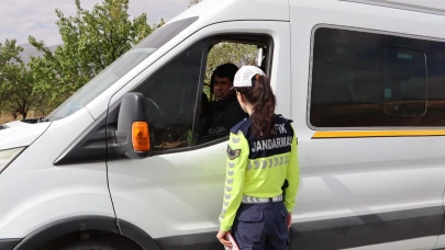 Okullarda Trafik Kuralları ve Servis Araçları Titizlikle İncelendi