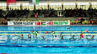 Kulaçlar Gazze İçin Atıldı; Sporculardan Duygusal Destek