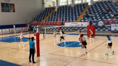 Voleybol Kadınlar Liginde, Malatya Nicer Hotel Set Vermeden Kazandı