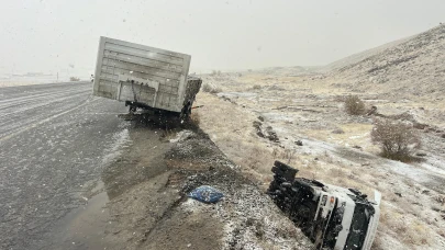 Doğanşehir Tır Kazası: Kaygan Yolda Şarampole Devrildi